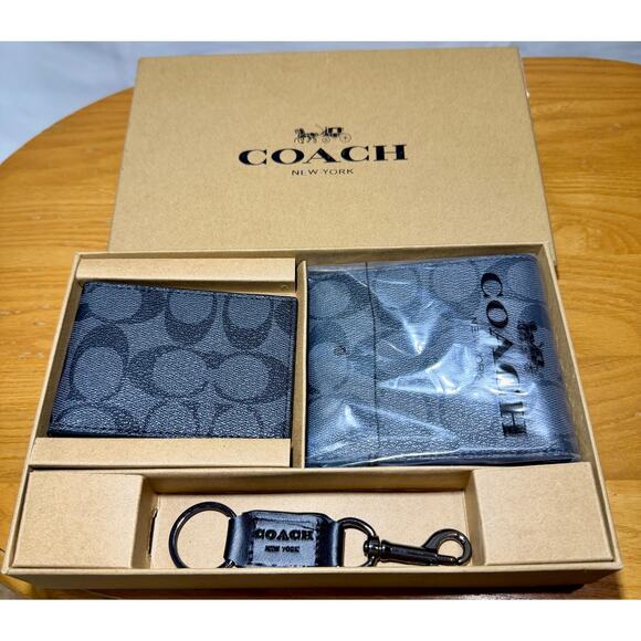 Coach Men’s 3-Piece Gift Set – Signature Black Wallet, Card Case & Keychain - Picture 3 of 4